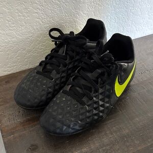 Nike Kids Black and Neon Green Sneakers